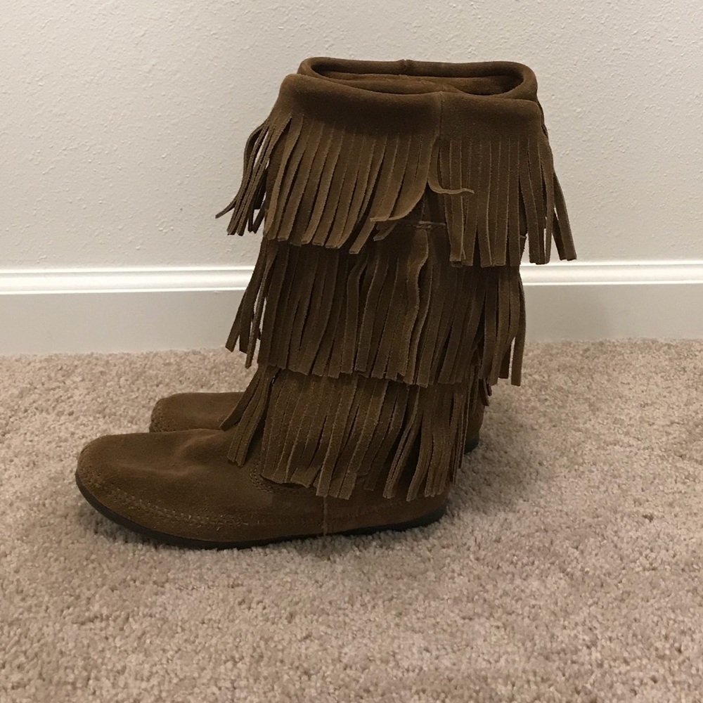 MINNETONKA BOOTS